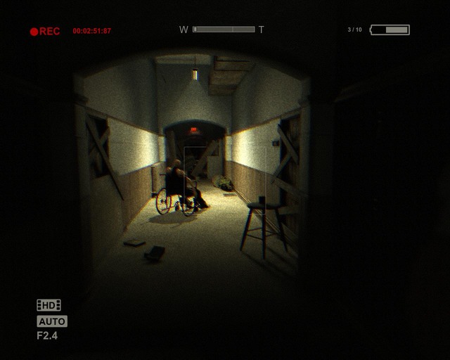 Down this corridor, turn right and enter the room at the end - Administration Block | Walkthrough - Walkthrough - Outlast Game Guide & Walkthrough