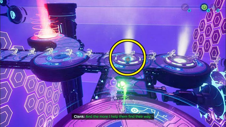 Return with the speed sphere to the main path taken by the projections and throw the sphere in the slot marked on the image - Ratchet & Clank Rift Apart: Repairing the anomaly and getting to the drill - walkthrough - Blizar Prime - Ratchet & Clank Rift Apart Guide