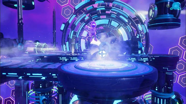 Head forward and jump to the circular platform with the Heavy Sphere - Ratchet & Clank Rift Apart: Repairing the anomaly and getting to the drill - walkthrough - Blizar Prime - Ratchet & Clank Rift Apart Guide