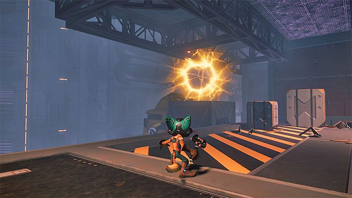 Bounce off the levitating platform and be ready to deal with a group of enemies in the next location - Ratchet & Clank Rift Apart: Club Nefarious - walkthrough - Nefarious City - Ratchet & Clank Rift Apart Guide