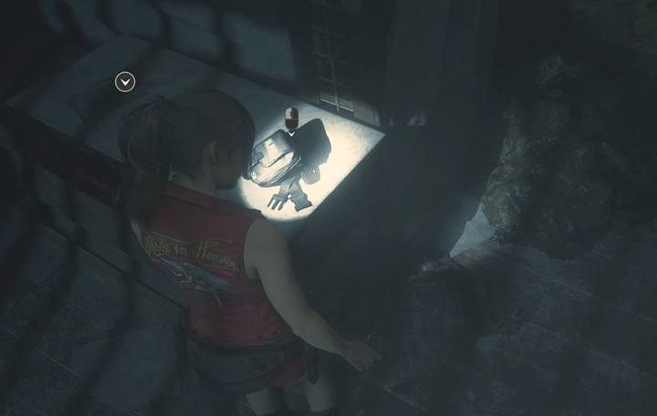 The second hip pouch is hard to miss - Where are the inventory upgrades in Resident Evil 2? - FAQ - Resident Evil 2 Guide