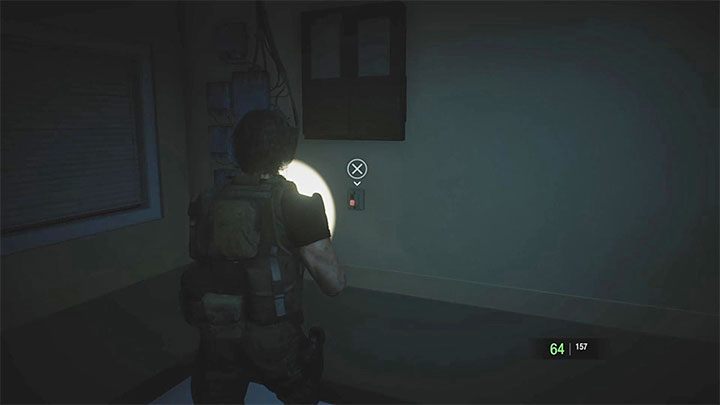 In the newly unlocked side room you will find, among other things, a hip bag, which you can use immediately to collect more items from the area (2 new inventory slots) - Resident Evil 3: Hospital - Carlos walkthrough - Story walkthrough - Resident Evil 3 Guide