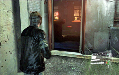 Waiting for opening the gate, you have to repel attack of appearing creatures - Chapter 1 - City Streets | Leons campaign - Leons campaign - Resident Evil 6 Game Guide