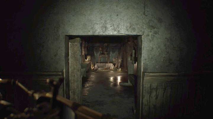 Hidden passage in the wall behind the bed - Resident Evil 7: Greenhouse walktrough - Resident Evil VII Walkthrough - Resident Evil 7 Guide, Walkthrough