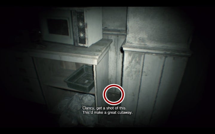 The lockpick in the recording - Resident Evil 7: Beginning Hour - True Ending - Beginning Hour (demo version walkthrough) - Resident Evil 7 Guide, Walkthrough
