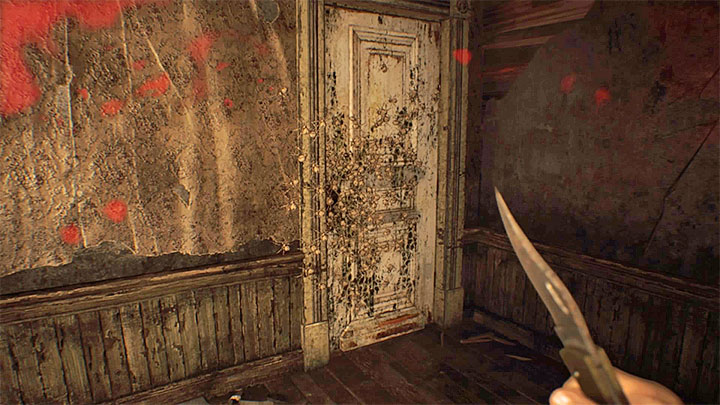 Requirement: Use a knife to clear a door of insects - Resident Evil 7: Slash Slash, Slashity Slash! - Trophy/Achievement Guide - Trophy Guide / Achievement Guide - Resident Evil 7 Guide, Walkthrough