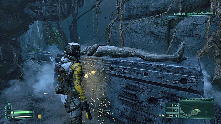 Collecting loot and swapping our current items for better ones can make it easier for us to keep the main character of Returnal alive - Returnal: Beginners guide - Basics - Returnal Guide