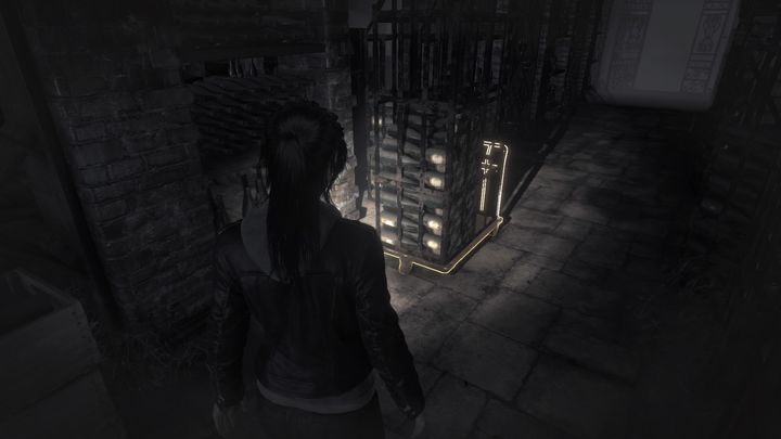 The cart with the wine bottles blocks the passage to the further part of the vineyard - Rise of the Tomb Raider, Blood Ties DLC: The road to the library walkthrough - Walkthrough | Blood Ties DLC - Rise of the Tomb Raider Guide