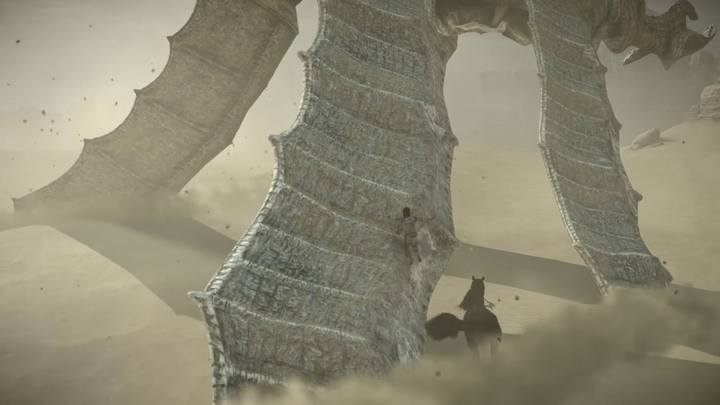 The enemy will lower its wings once youve managed to shoot down the bladders - Colossus 13 - Phalanx | Shadow of the Colossus Walkthrough - Walkthrough - Shadow of the Colossus Game Guide