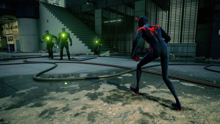 His next trick will be holograms - Spider-Man Miles Morales: Prowler boss - how to defeat him? - Bosses - Spider-Man Miles Morales Guide