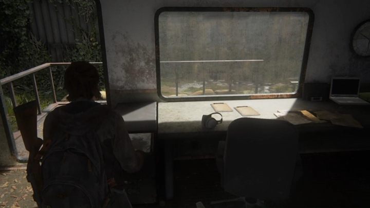 Go down the ladder and walk to the power box - The Last of Us 2: Packing Up, The Gate, Seattle Day 1 walkthrough - Seattle Day 1 - Ellie - The Last of Us 2 Guide