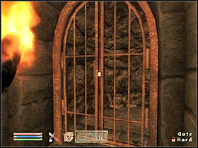 Sneak past the first guard so you can use the lever to the left of the door - Oblivion: Enter the Eliminator - Dark Brotherhood - The Elder Scrolls IV: Oblivion Game Guide & Walkthrough