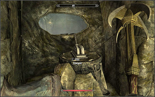 Use the stairs to reach the upper level and enter the southern room in which you will have to eliminate two Draugrs (you can destroy oil lamp here as well, though its best done from afar) - Reaching the portal | The World-Eaters Eyrie - The World-Eaters Eyrie - The Elder Scrolls V: Skyrim Game Guide
