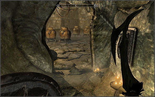 Id of course recommend using the occasion and taking a look around the altar to find a few valuable items - Retrieving the Horn and giving it to the Greybeards | The Horn of Jurgen Windcaller - The Horn of Jurgen Windcaller - The Elder Scrolls V: Skyrim Game Guide
