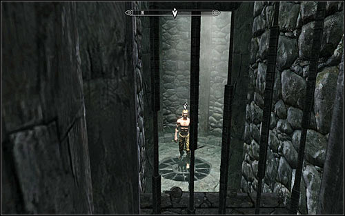 Dont start a fight and turn left, heading to the northern call - Ill Met By Moonlight - p. 1 - Daedric quests - The Elder Scrolls V: Skyrim Game Guide