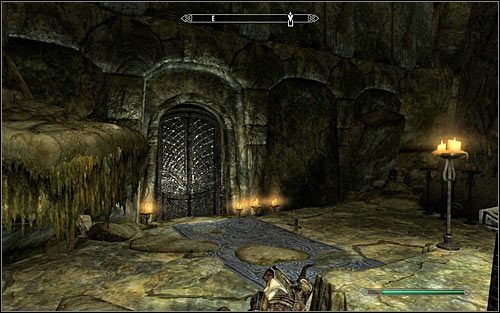 Use the side door, opening them with the key (screen above) - Tending the Flames - p. 2 | The Bards College quests - The Bards College quests - The Elder Scrolls V: Skyrim Game Guide