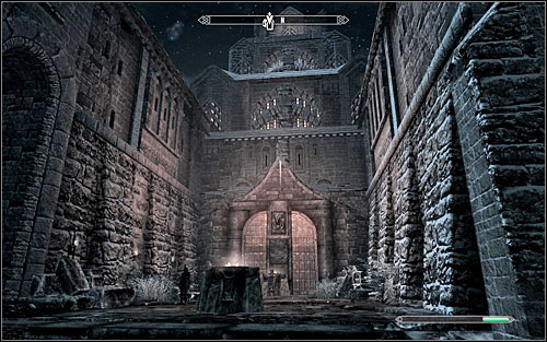 When you reach your destination, go to the north part of the city and find the entrance to the Palace of the Kings (the above screen) - Message to Whiterun | Imperial Legion Quests - Imperial Legion Quests - The Elder Scrolls V: Skyrim Game Guide