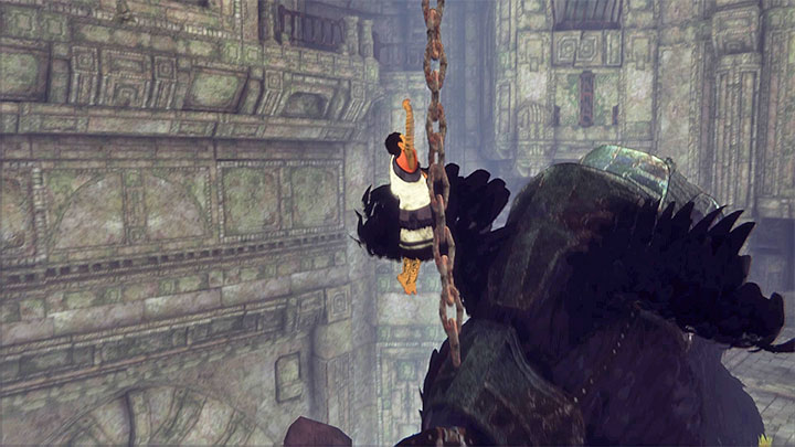 Climb the chain - Help Trico during the fight and save him from dying | Walkthrough - Walkthrough - The Last Guardian Game Guide