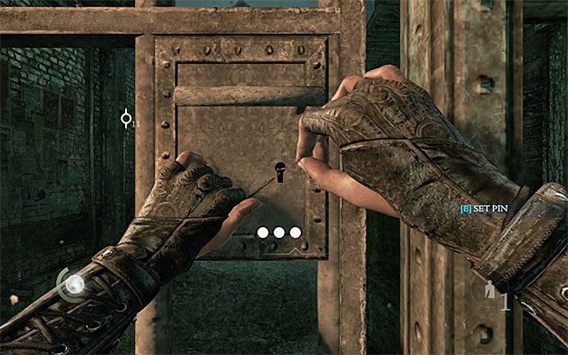 Always, before you start the process of lockpicking, make sure that nobody is coming towards Garrett - Lockpicking - Hints - Thief - Game Guide and Walkthrough