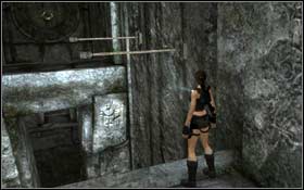 When you reach the hole, use the ledges and bars to climb on the top of the thing which is similar to the stone gate - [Coastal Thailand] - Bhogavathi - part 3 - Coastal Thailand - Tomb Raider: Underworld - Game Guide and Walkthrough