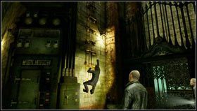 The attempt to lift the heavy gate will fail and we will have to climb up to unlock the counterweight [1] - Uncharted 3: Chapter 5 - London Underground walkthrough - Walkthrough - Uncharted 3 Drakes Deception Guide