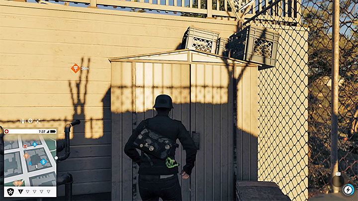 Through here you can get on the roof - Paint Job (graffiti mission) | Side Operations - Side Operations - Watch Dogs 2 Game Guide