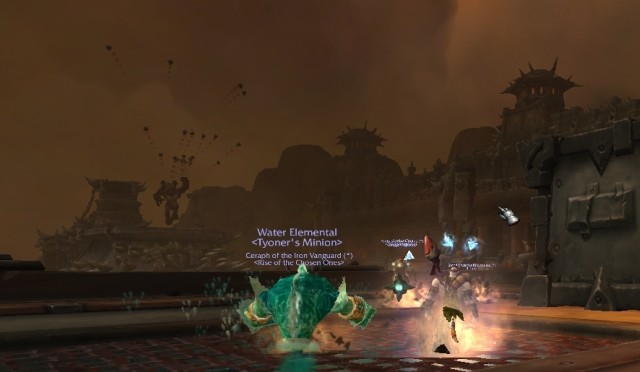 While walking along the quay, avoid the barrage and hide behind the containers. - Iron Docks - Detailed guide - World of Warcraft: Warlords of Draenor Game Guide