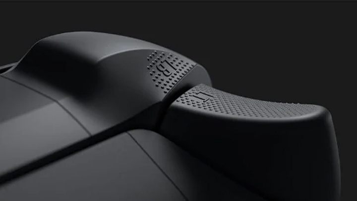The ergonomics of the wireless controller has been changed - compared to its Xbox One predecessor, the new pad is a little smaller and more profiled on its sides - Xbox X: Controller - Basics - Xbox Series X Guide